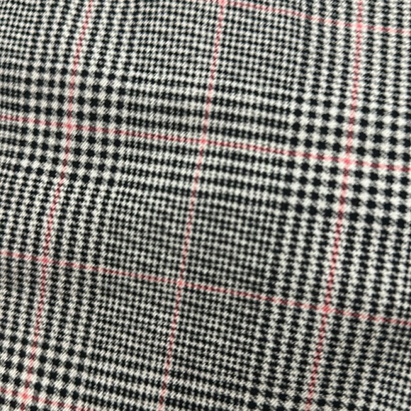 Old Navy Pixie Pants - Picture 5 of 10